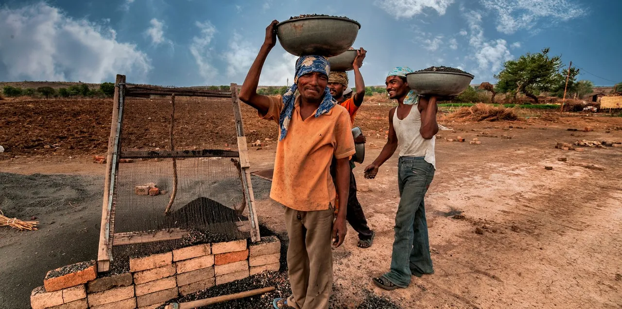 India poverty reduction